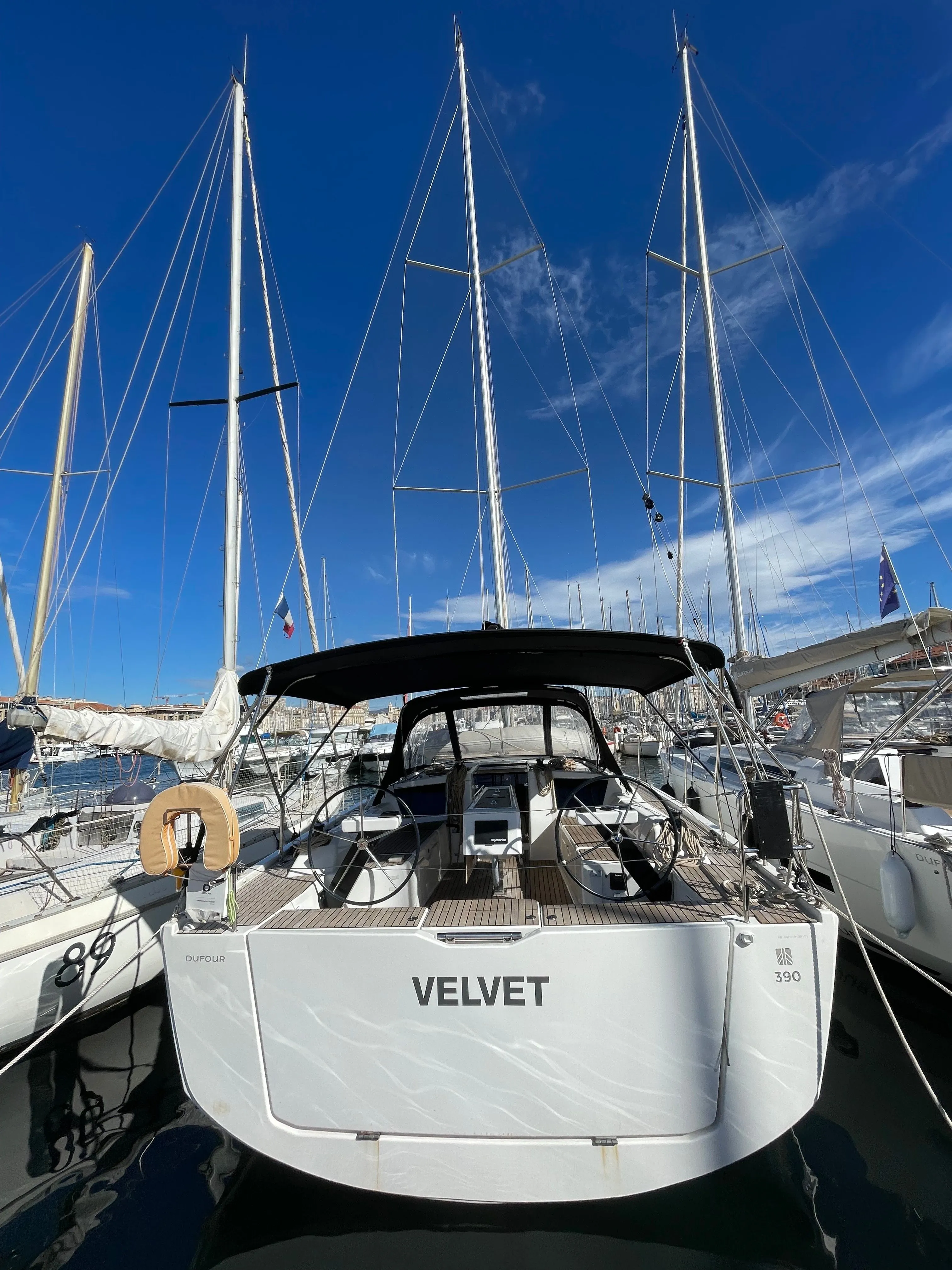 Rent a 11.94m Boat in Marseille