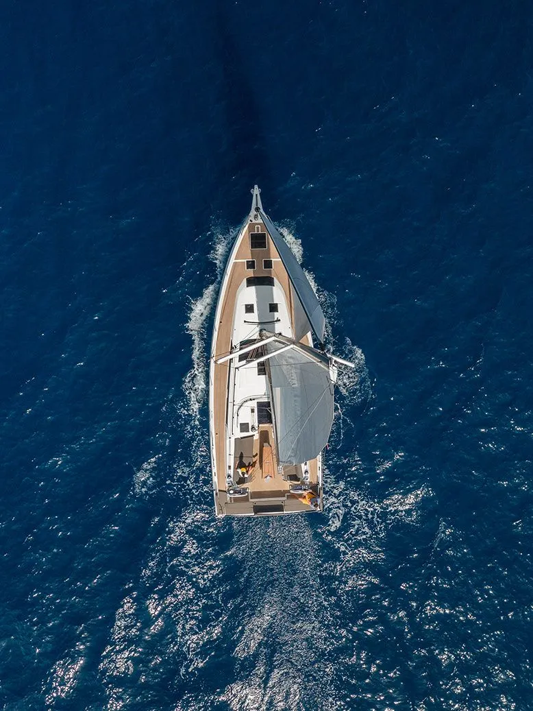 Nesoi Charter Boat - 4