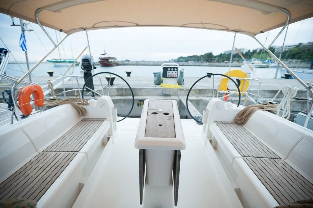 Charter a 12.35m Boat in Nikiti