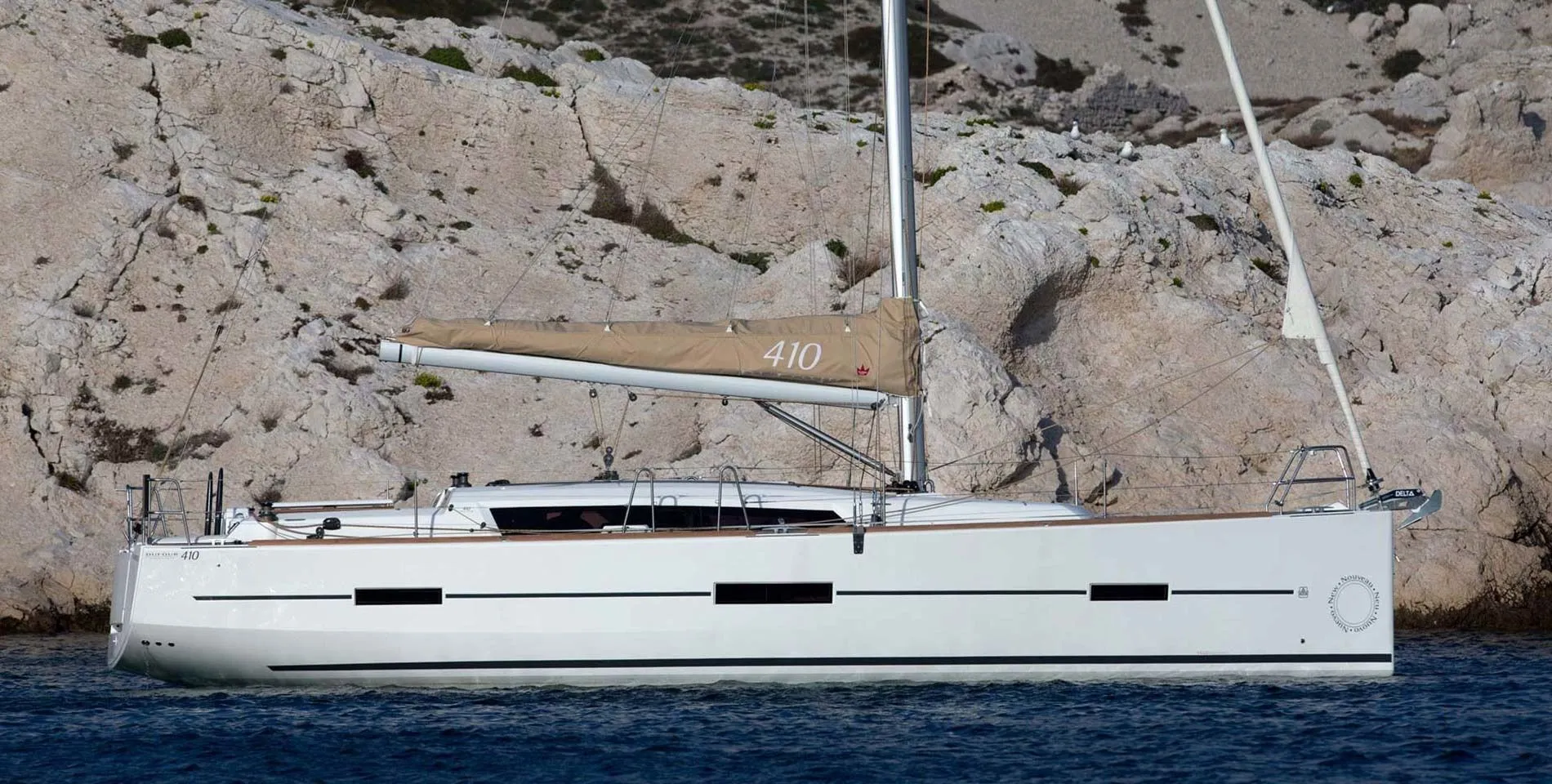 Explore Dielette on a 12.35m Rental Boat