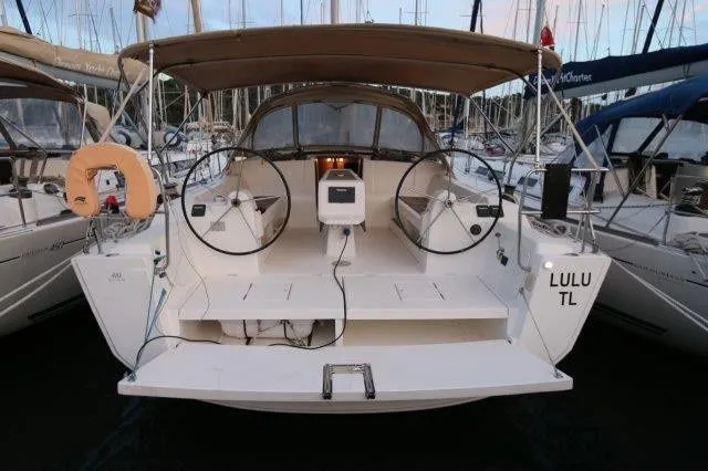 Boot - Charter a 12.35m 3 Cabin Sailing Yacht in La Trinite-sur-Mer