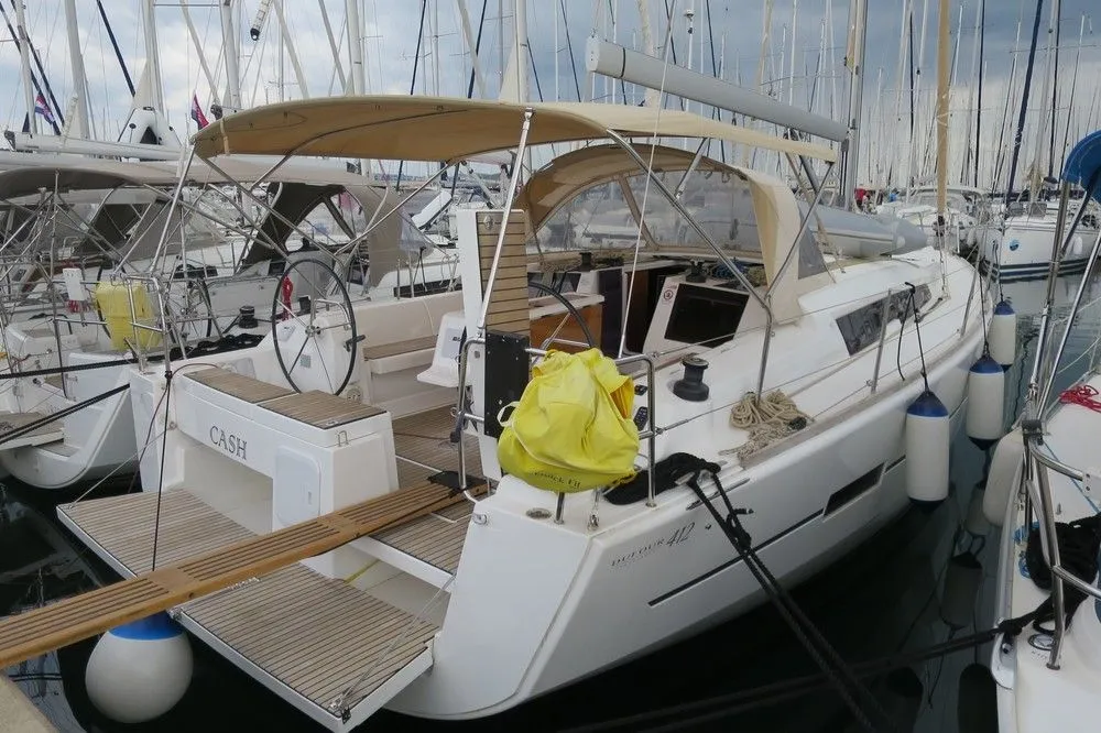 Cash Charter Boat - 1
