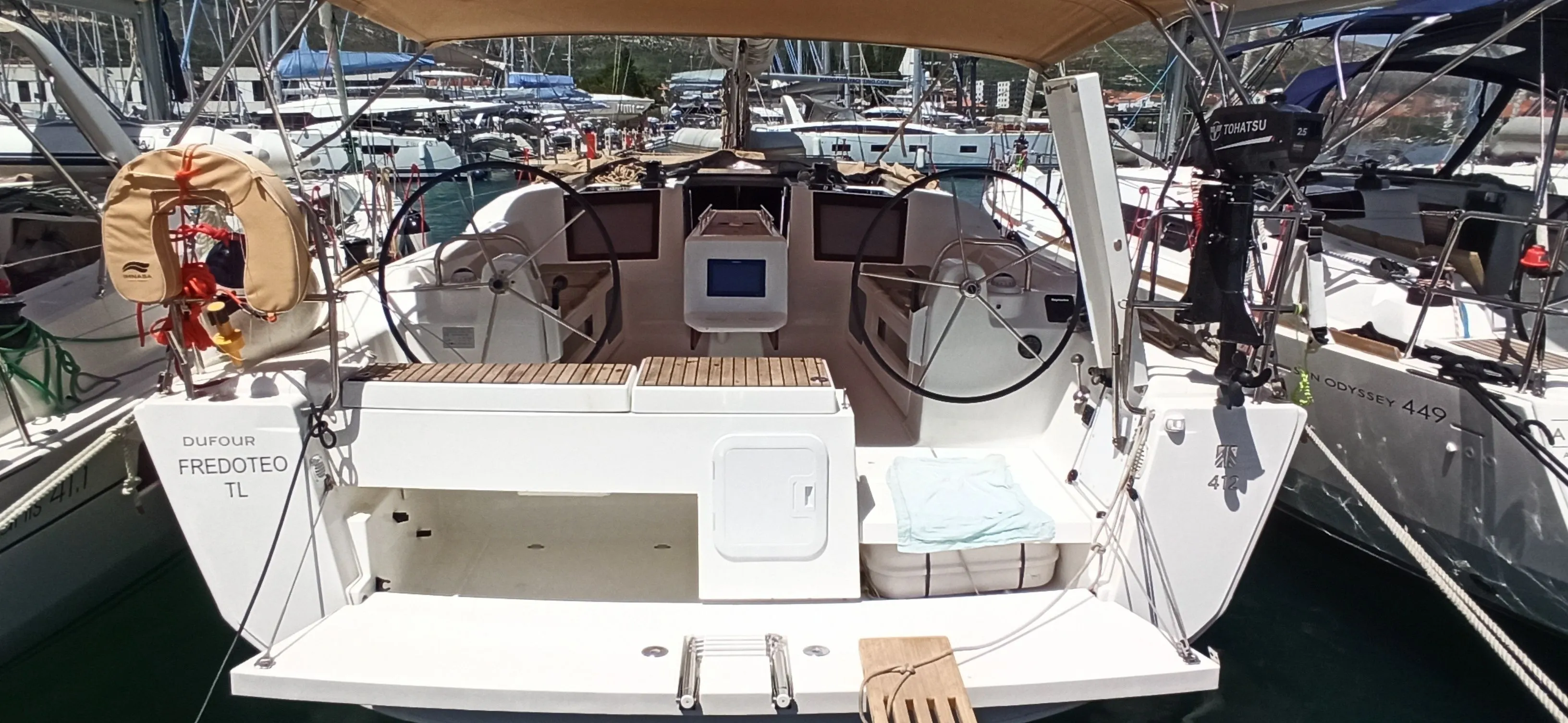 Rent a 12.7m Dufour 412 Sailing Yacht in Zaton