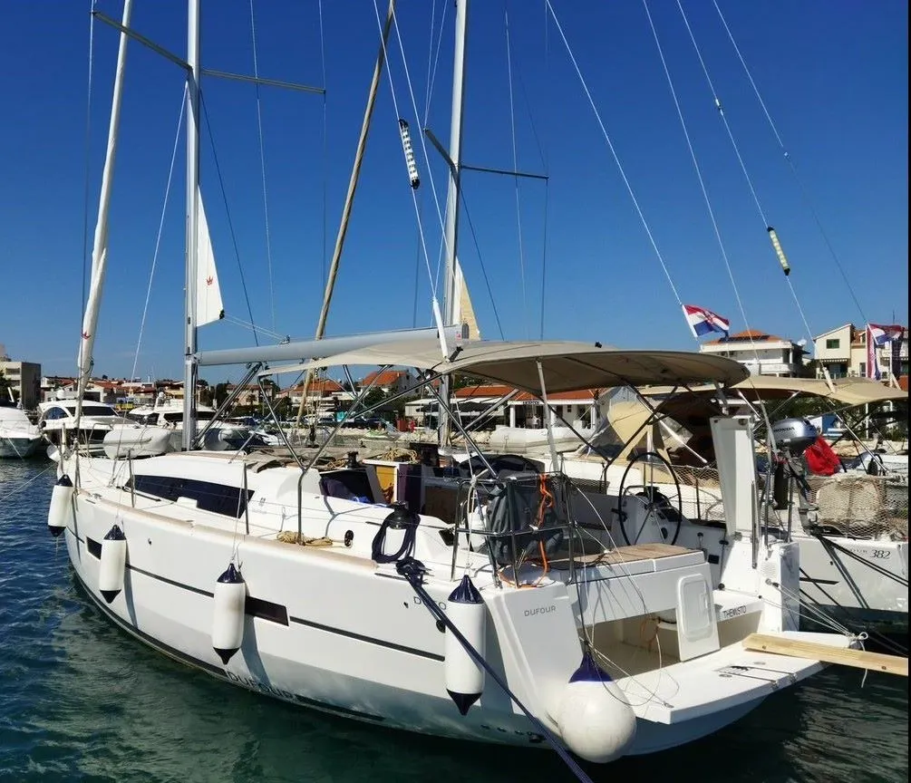 Charter a 12.7m Sailing Yacht in Vodice
