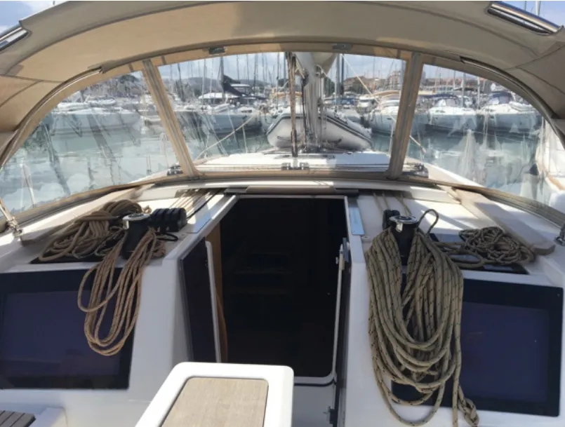 Walkyria Charter Boat