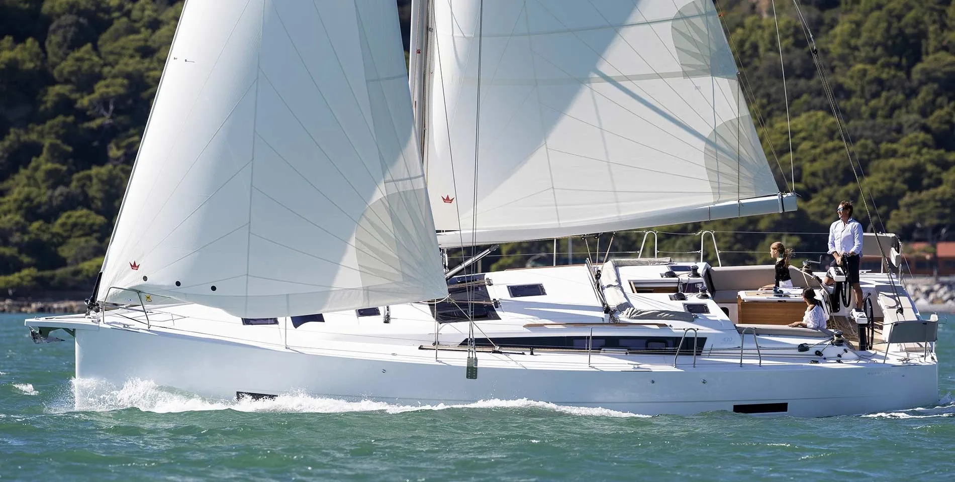 13.24m Hyeres Sailing Yacht Dufour 430 Hire