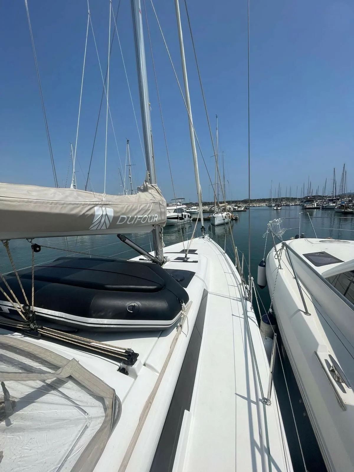 Explore Bandol on a 13.24m Rental Sailing Yacht Dufour 430