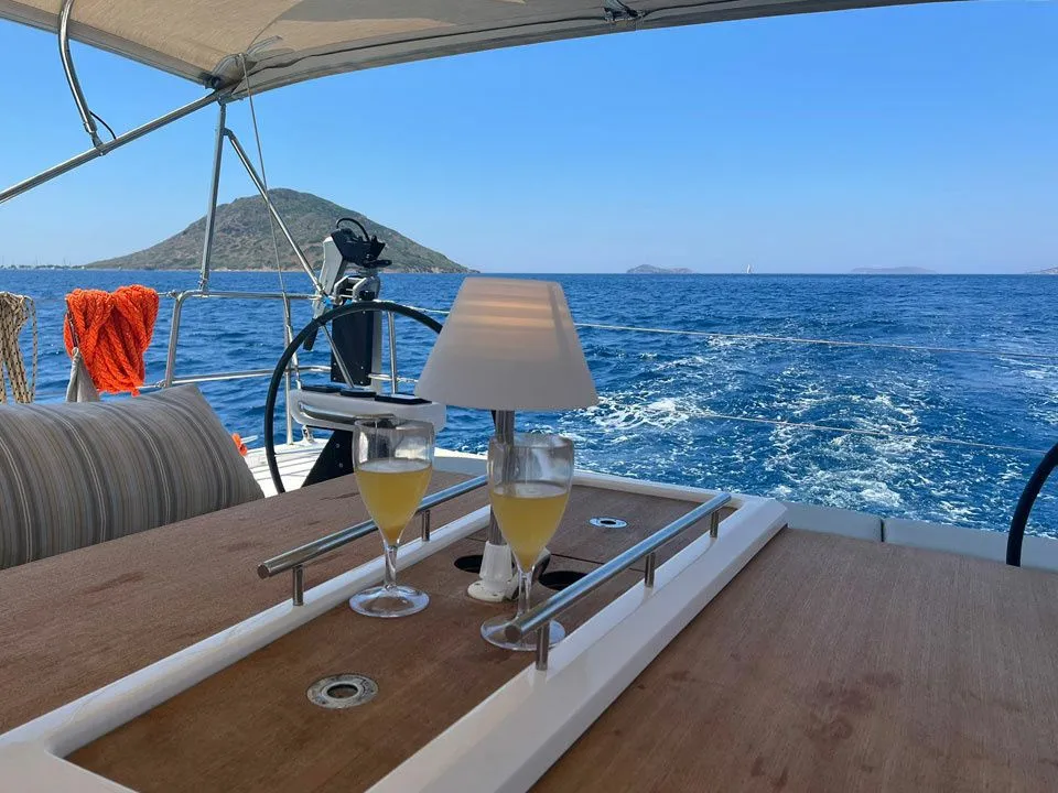 Isabella Charterboot - 4