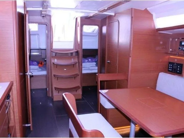 Tahiri Charter Boat