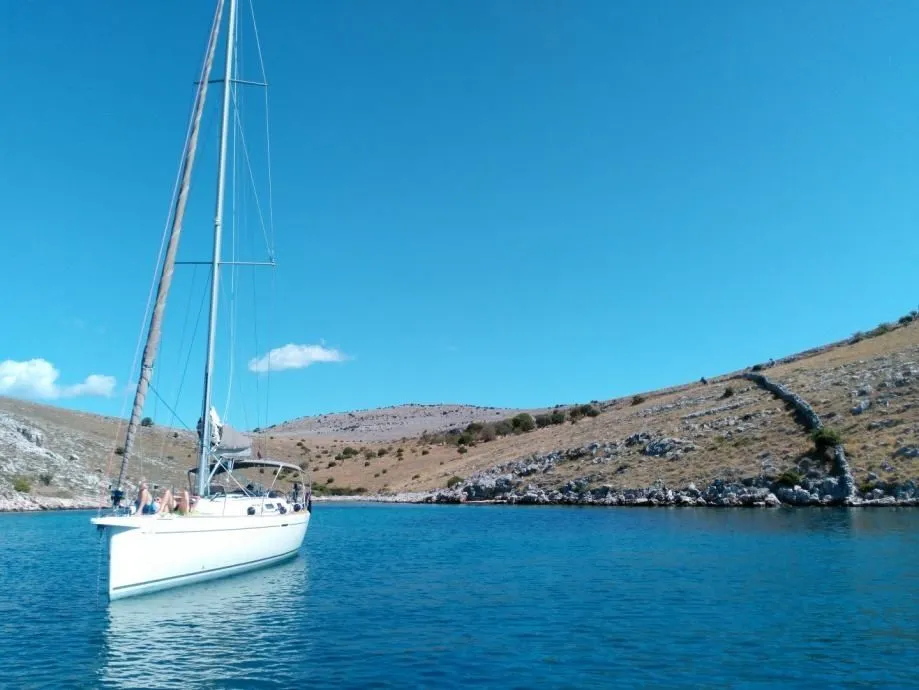 Victoria 1 Charter Boat