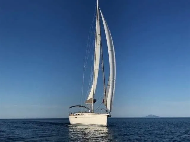 Charter a 13.67m Sailing Yacht Dufour 44 in Trget