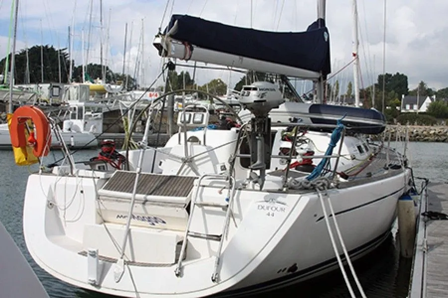 Zingaro Charter Boat