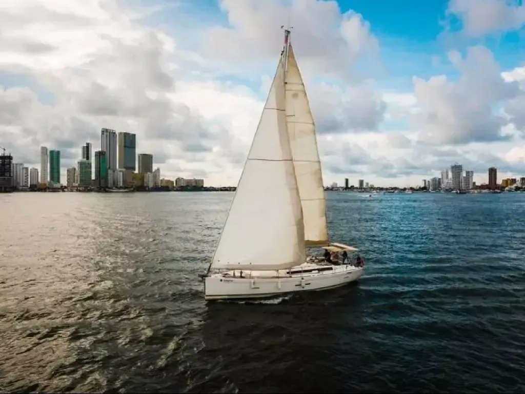 13.7m Cartagena de Indias Boat Hire
