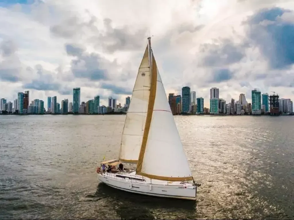 13.7m Cartagena de Indias Boat Hire
