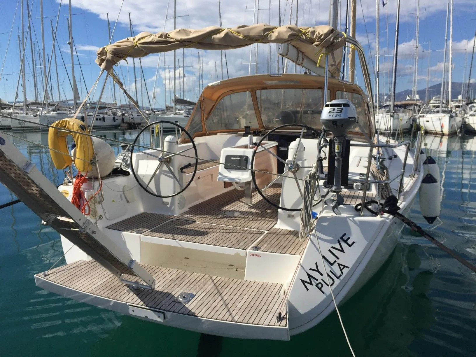 Boat - Charter a 13.5m Dufour 450 in Pula