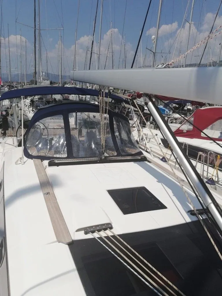Rent a 14.15m Dufour 460 GL Sailing Yacht in Medulin
