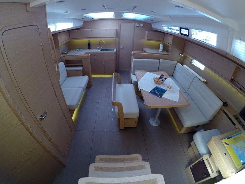 Avalon 2 Charterboot - 5