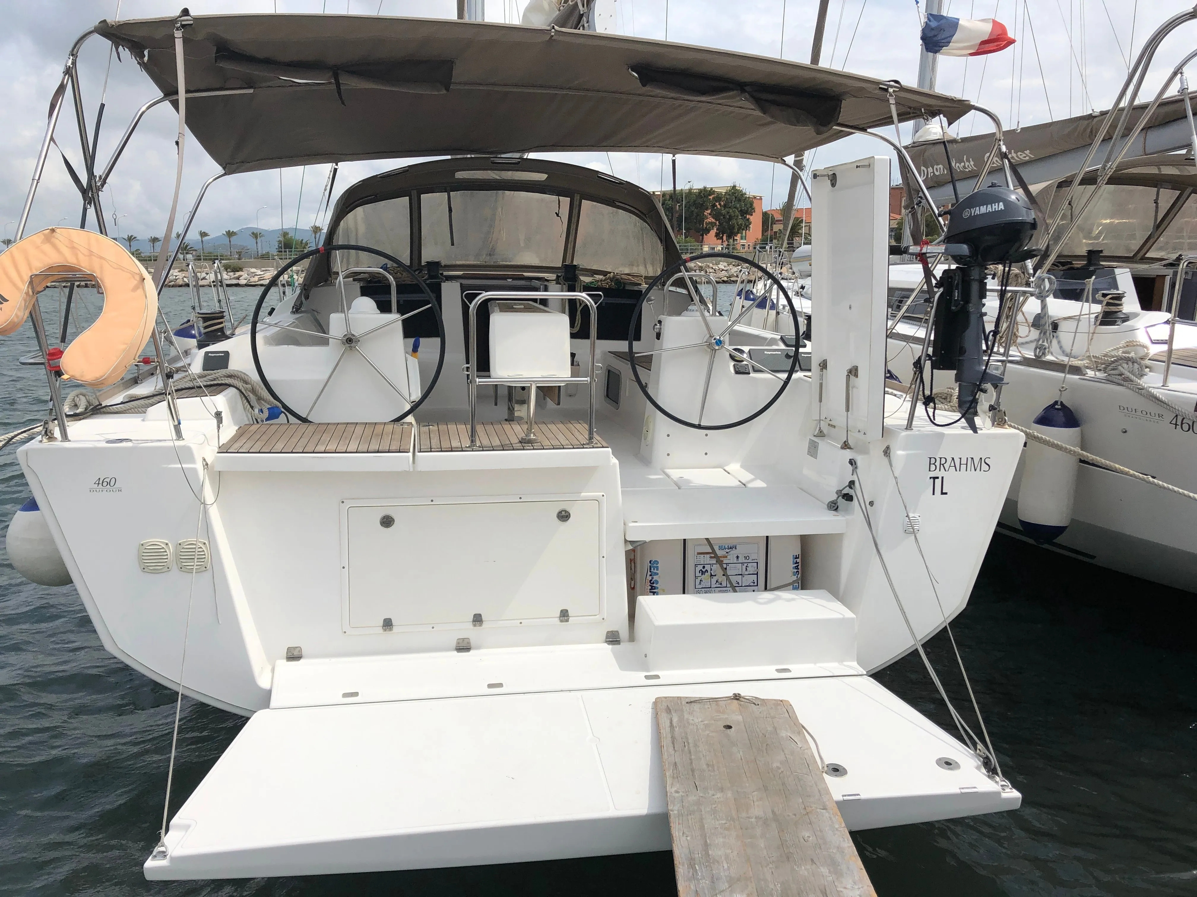 Charter a 14.15m Sailing Yacht Dufour 460 GL in Ajaccio