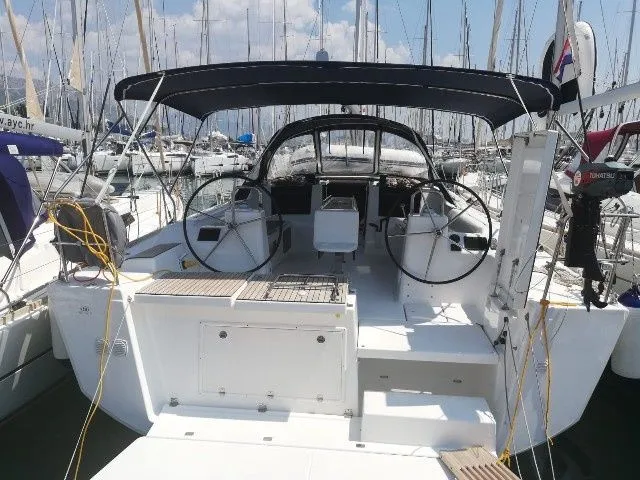 Cetina Charter Boat