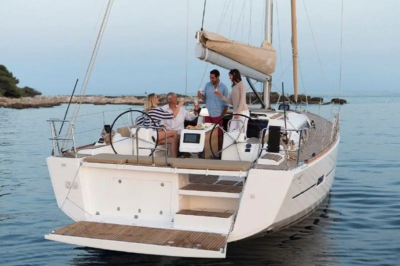 Explore Pointe-à-Pitre on a 14.15m Rental Sailing Yacht