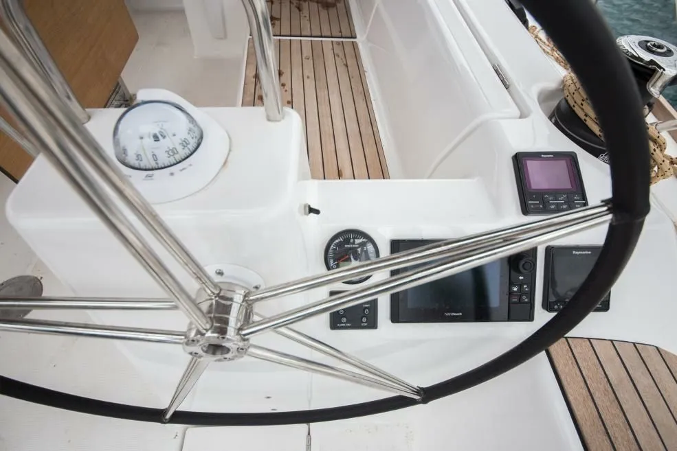 Charter a 14.15m Sailing Yacht in Zaton