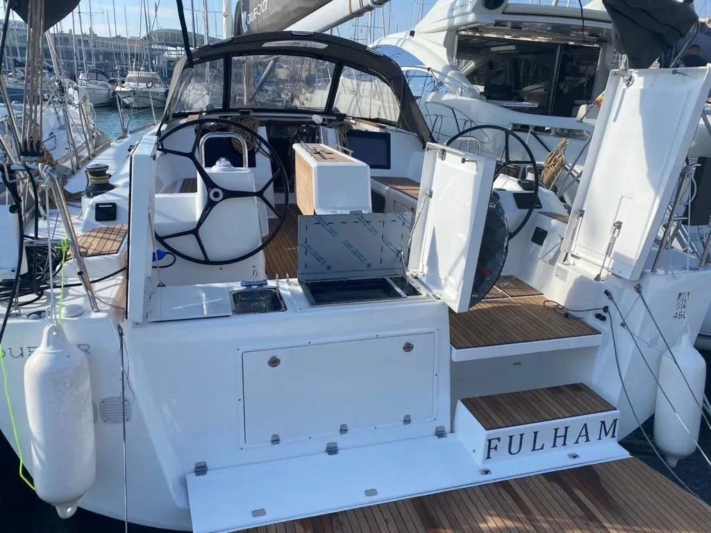 Rent a 14.14m Dufour 460 GL in Denia