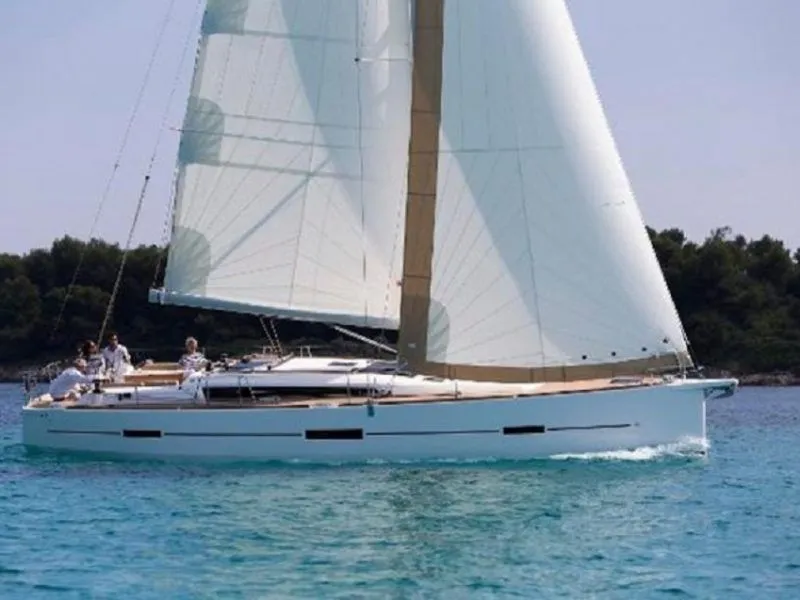 Charter a 14.15m Dufour 460 GL Sailing Yacht in Pointe-à-Pitre