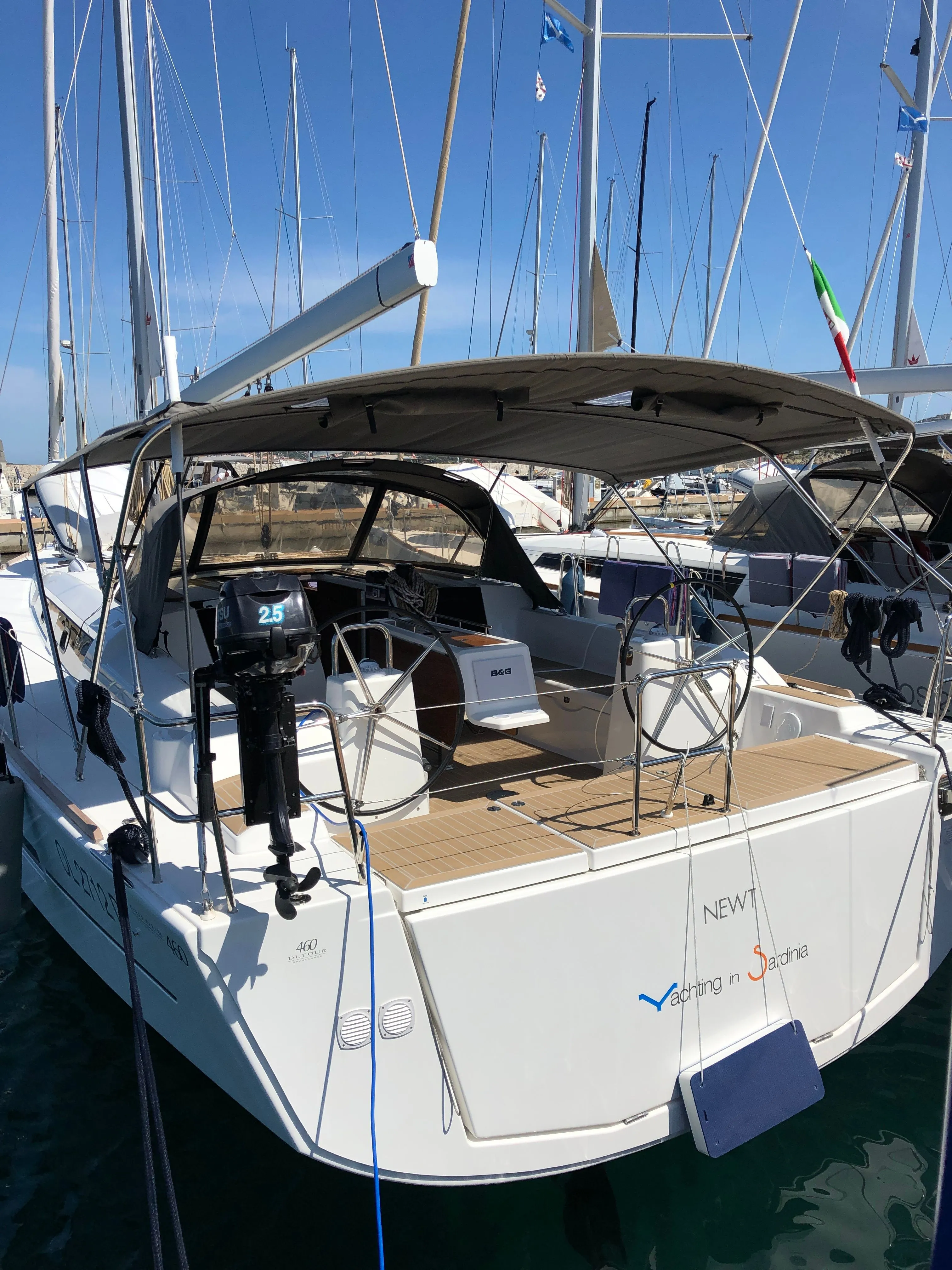Charter a 14.15m Sailing Yacht Dufour 460 GL in Porto Rotondo