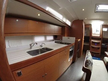 Odyssea Charter Boat