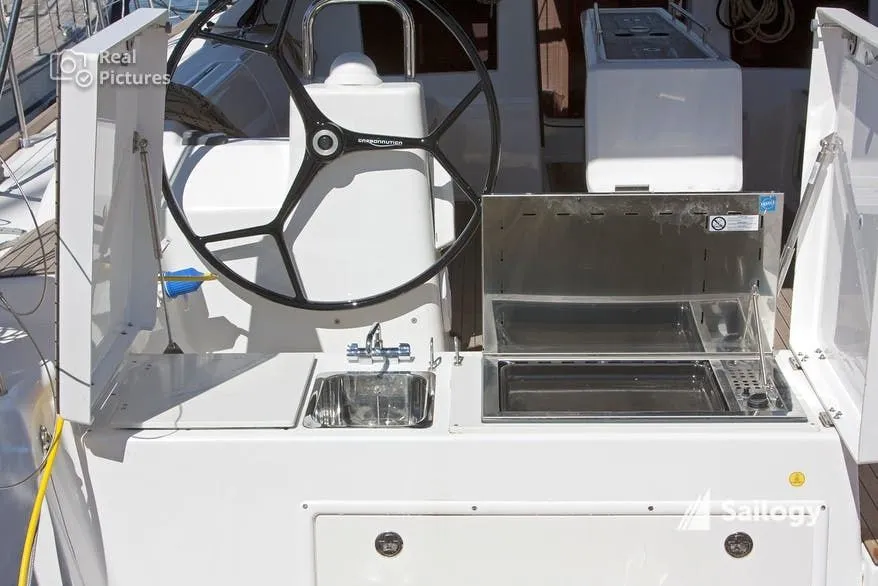 Odysseas Charter Boat