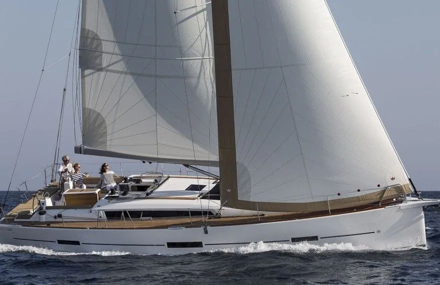 Charter a 14.15m Dufour 460 GL Sailing Yacht in Zaton