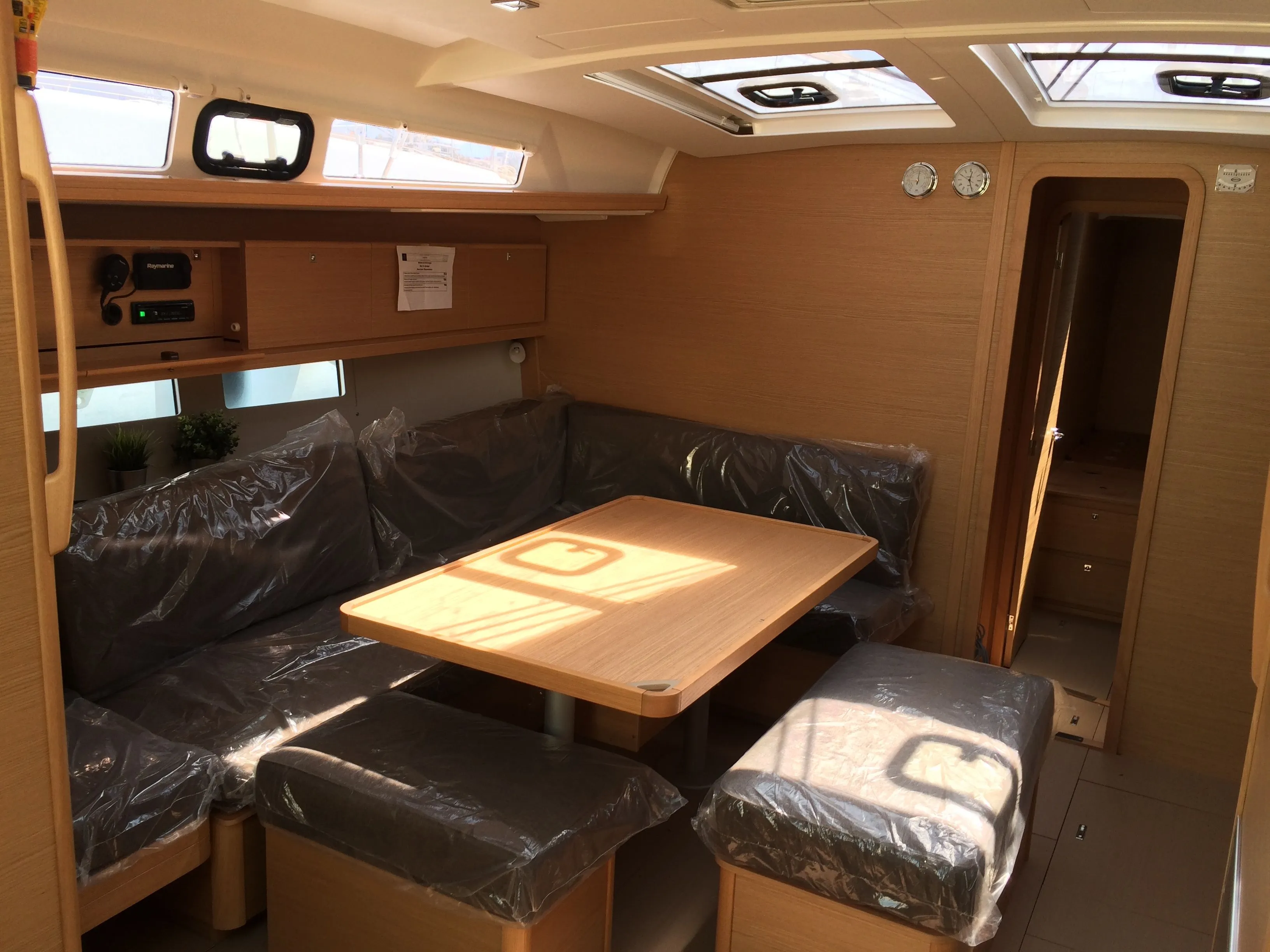 Чартер Tango 1 - 5