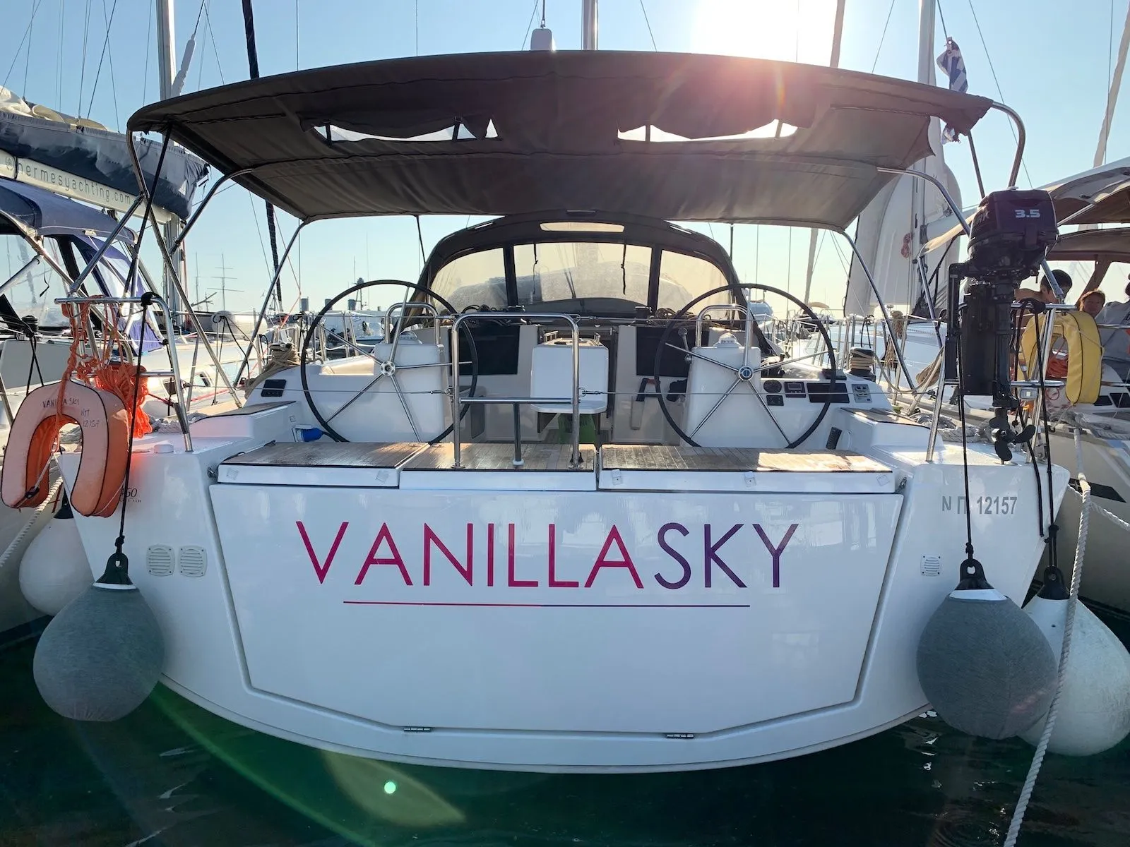 Vanilla Sky Charterboot - 1