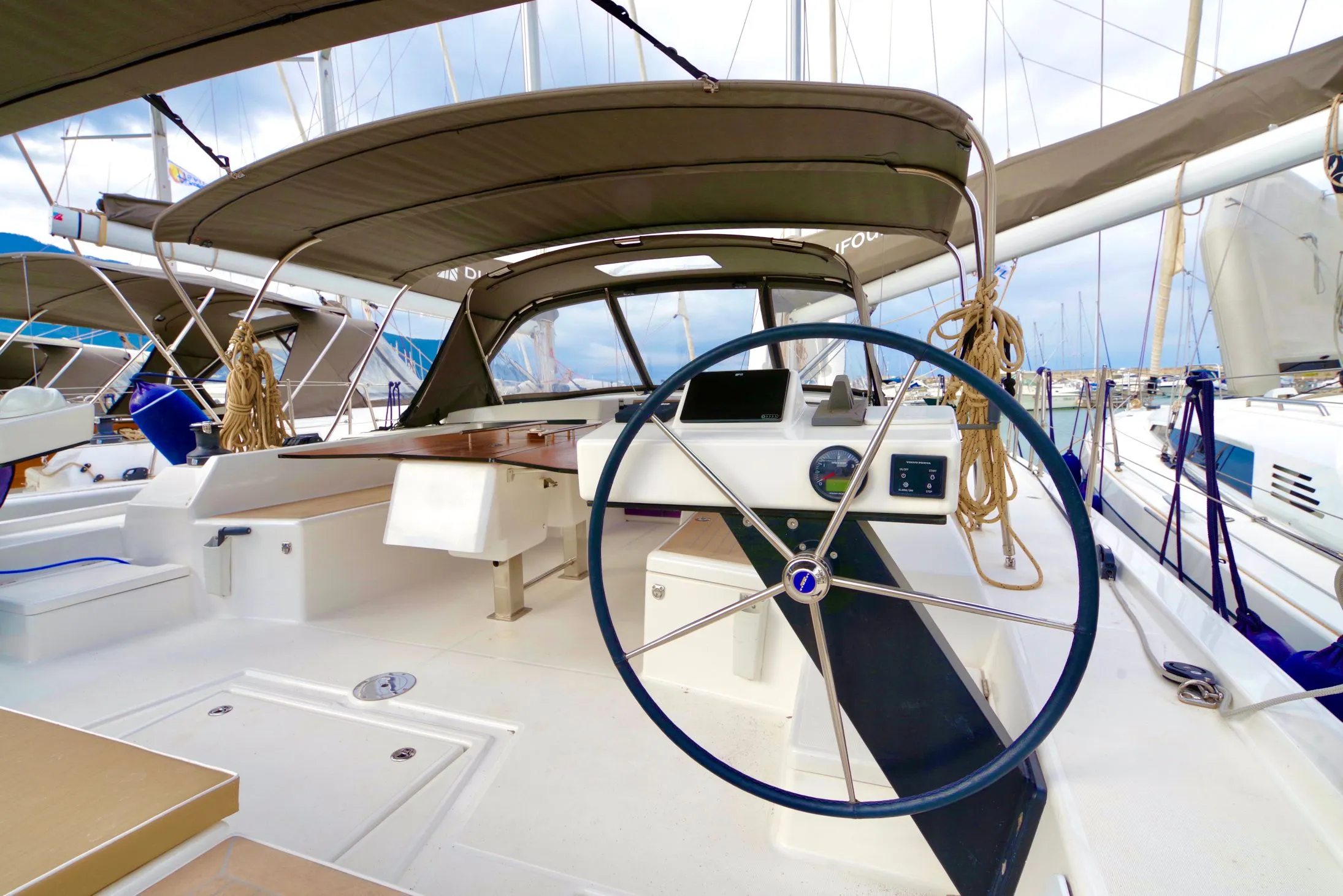 Rent a 14.9m Dufour 470 Sailing Yacht in Castellammare di Stabia
