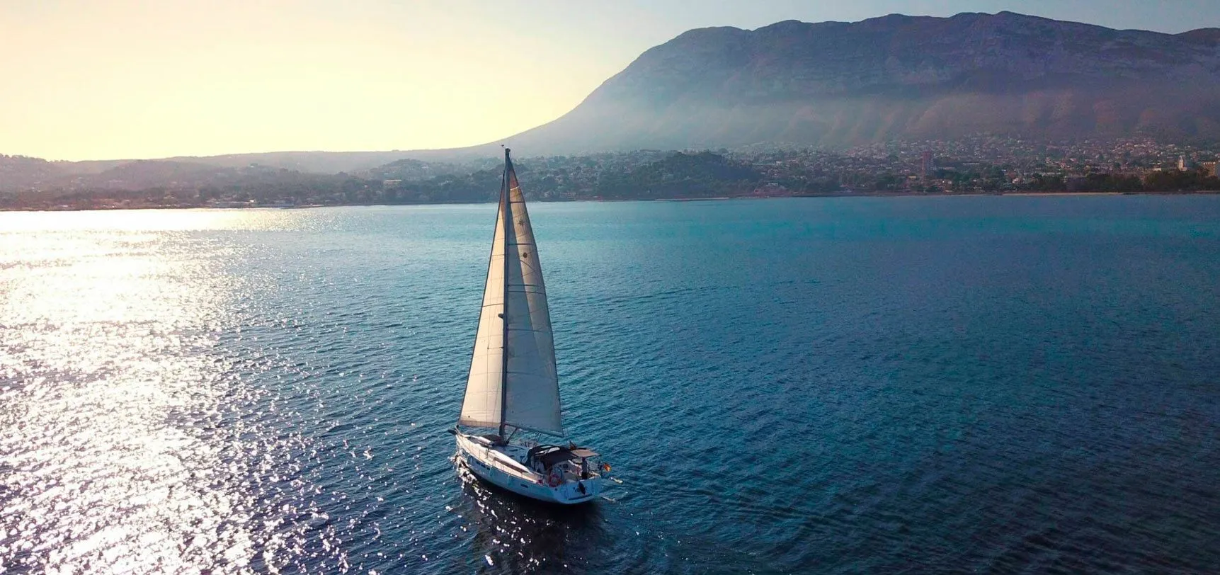 Rent a 14.85m Dufour 470 Sailing Yacht in Denia