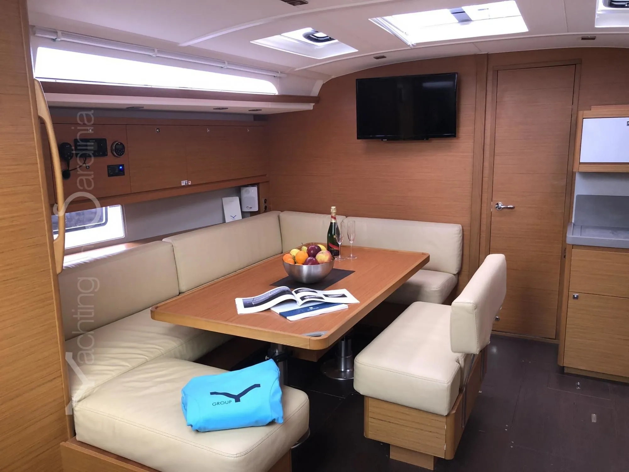 Weasley Charter Boat - 5