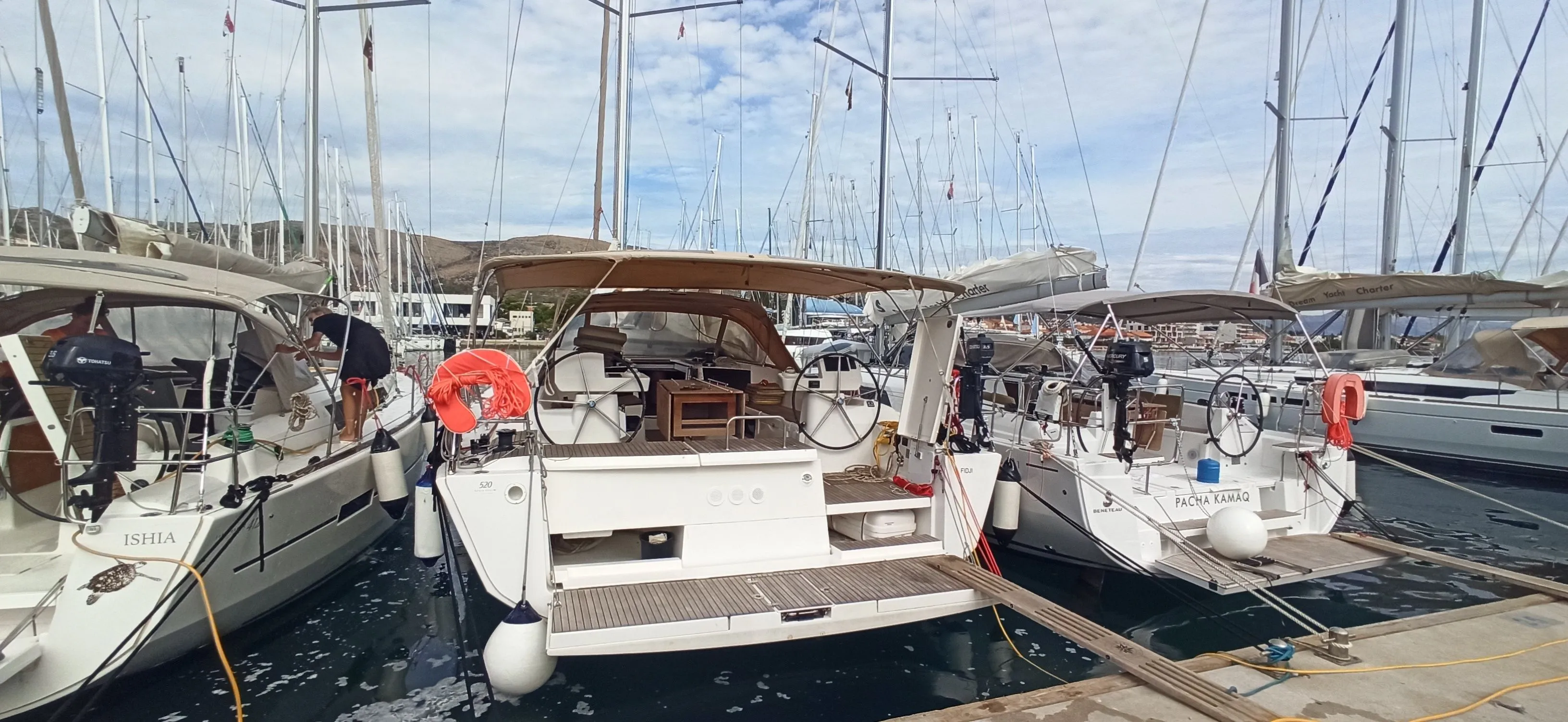 Fidji Charter Boat