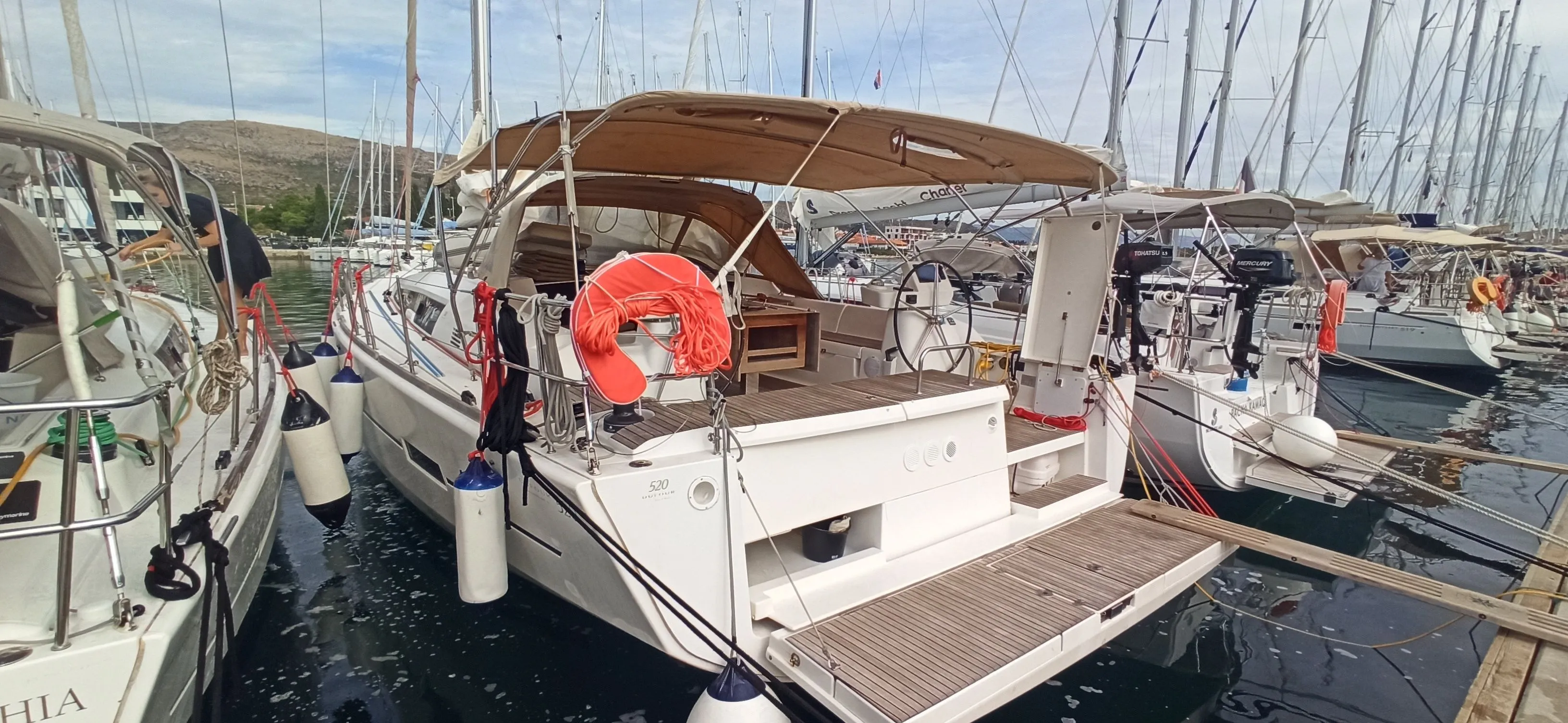 Explore Zaton on a 15.2m 5 Cabin Sailing Yacht Rental