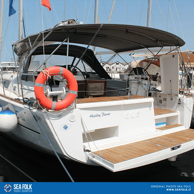 Rent a 15.2m Dufour 520 GL in Palermo