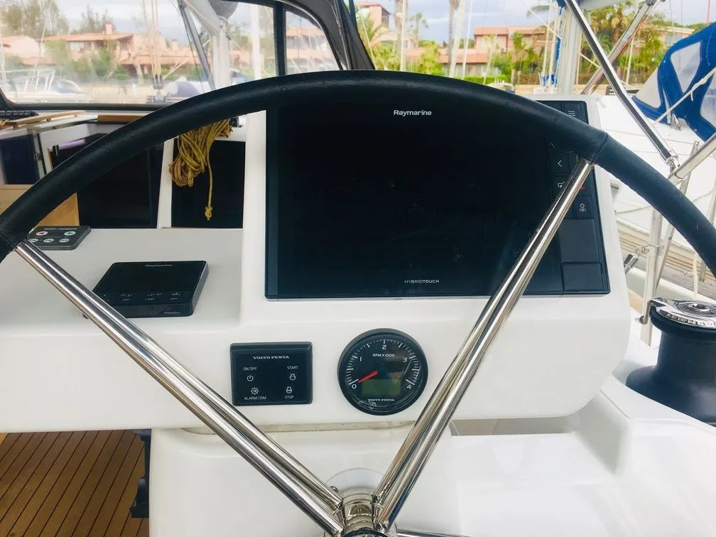 Charter a 15.2m Sailing Yacht in Furnari