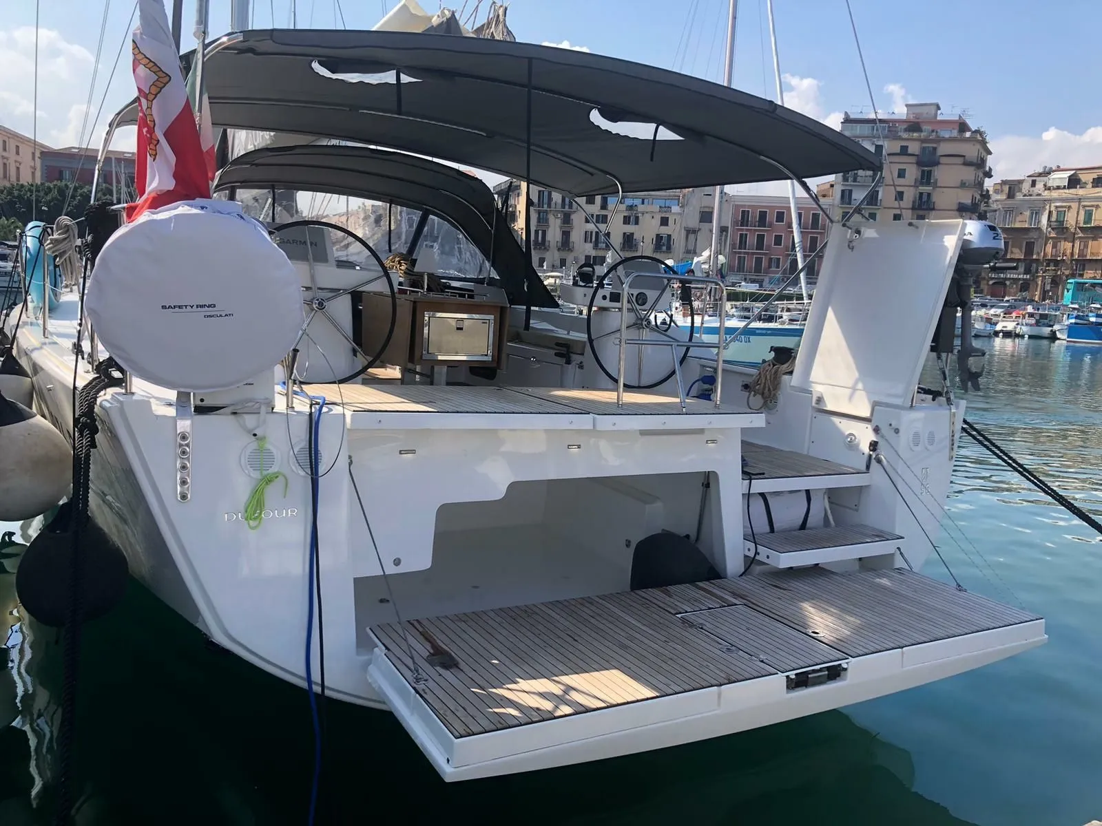 Exclusive Razzmataz Kiralık Teknesi - 3