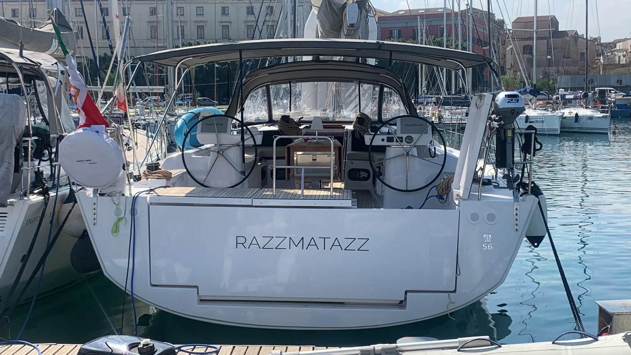 Exclusive Razzmataz Kiralık Teknesi - 1