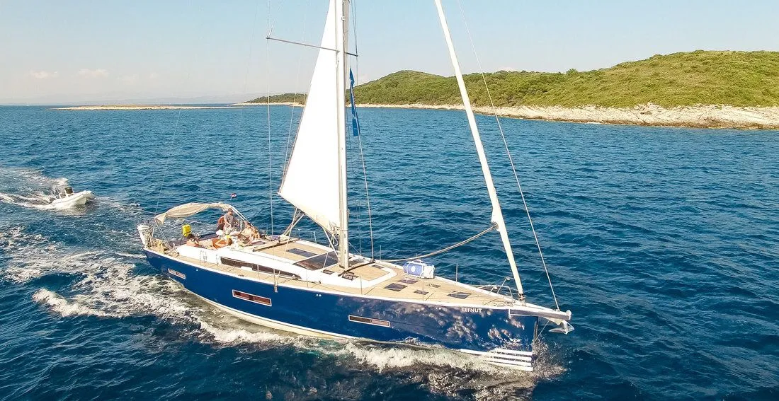 Boot - Explore Primošten on a 17.15m Rental Sailing Yacht Dufour 56