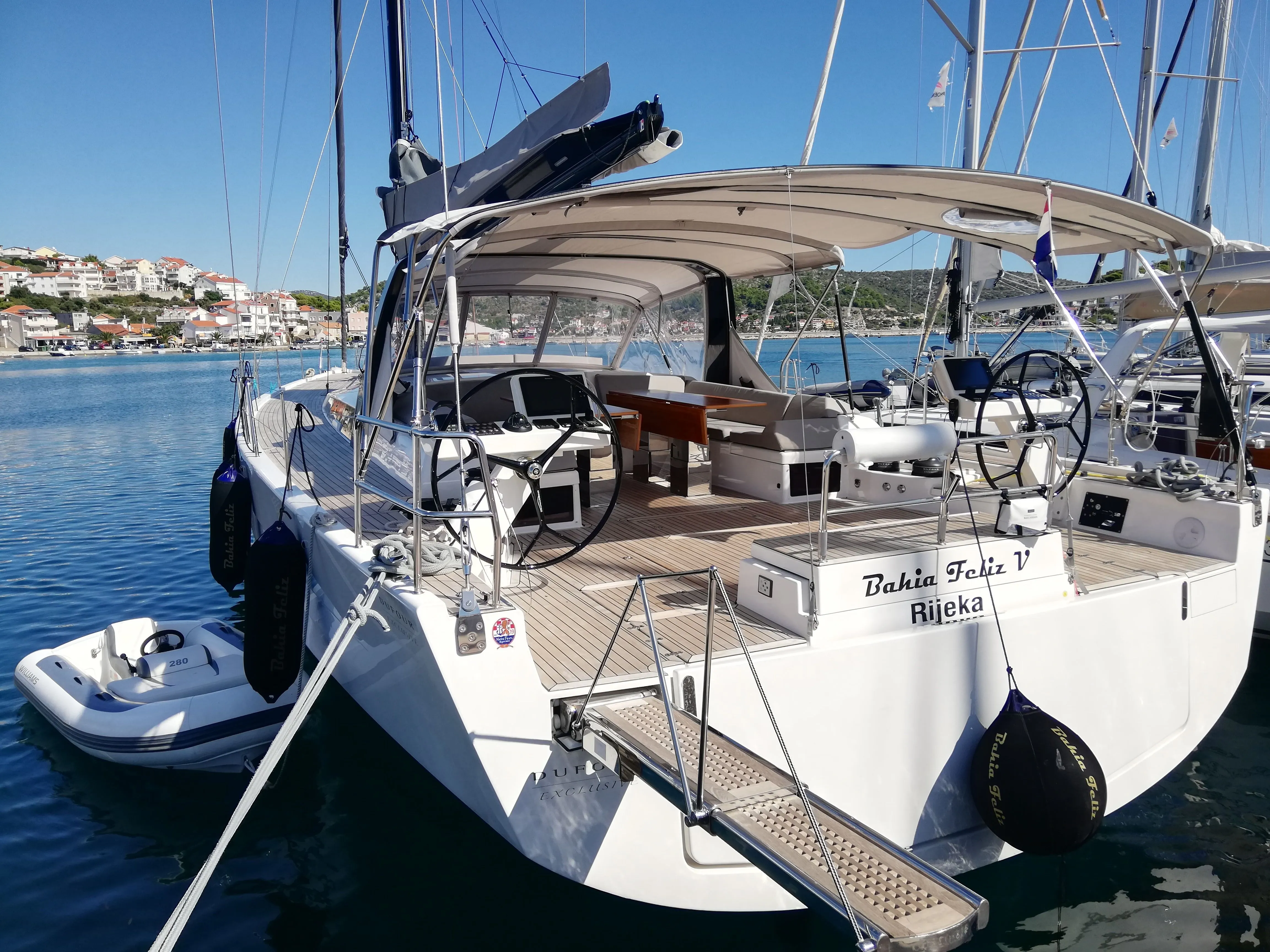 Bahia Feliz 5 Charterboot - 3