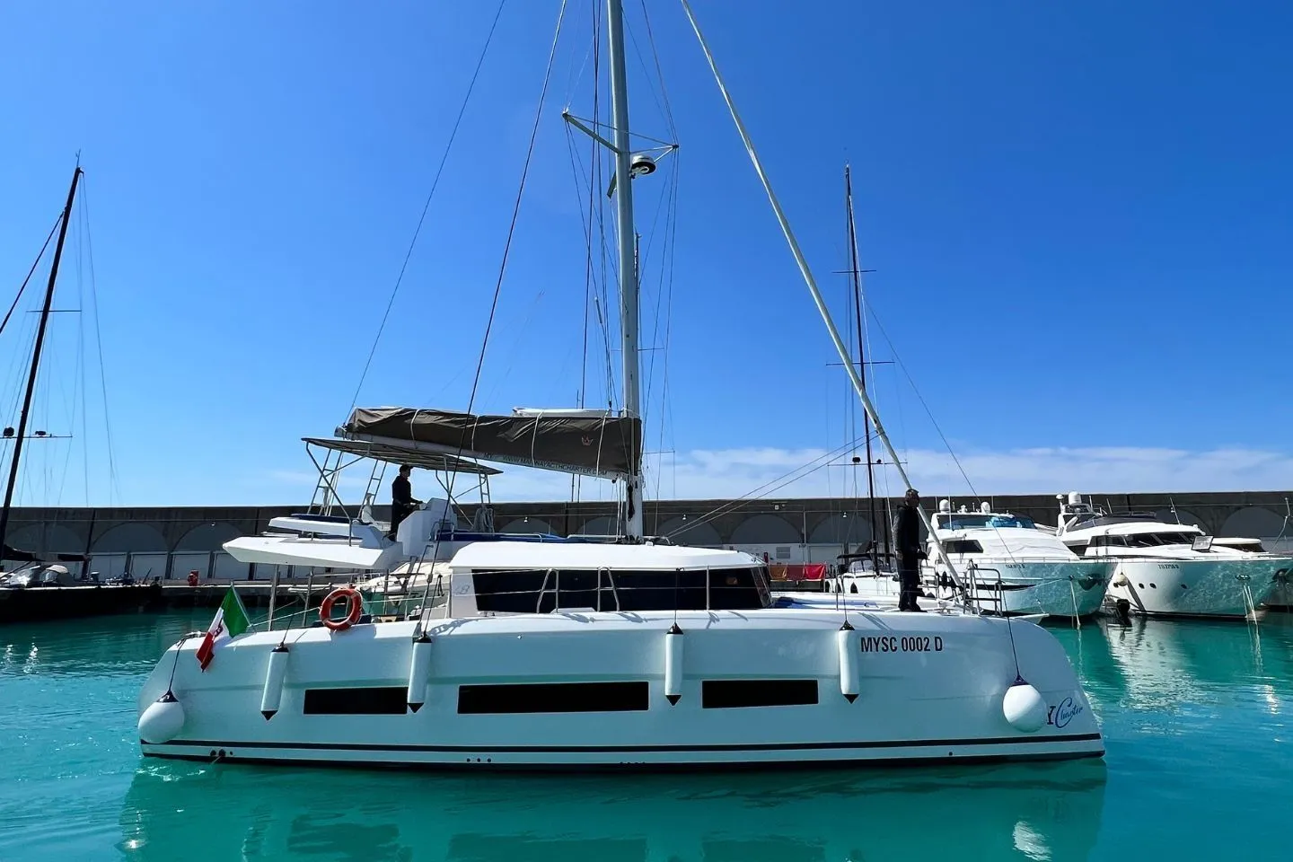 Лодка - 14.7м аренда Dufour Catamarans 48 катамаран в Ольбия