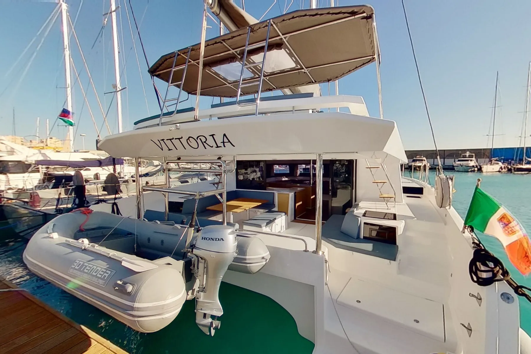 Лодка - Взять в чартер 14.6м Dufour Catamarans 48 катамаран в Ольбия