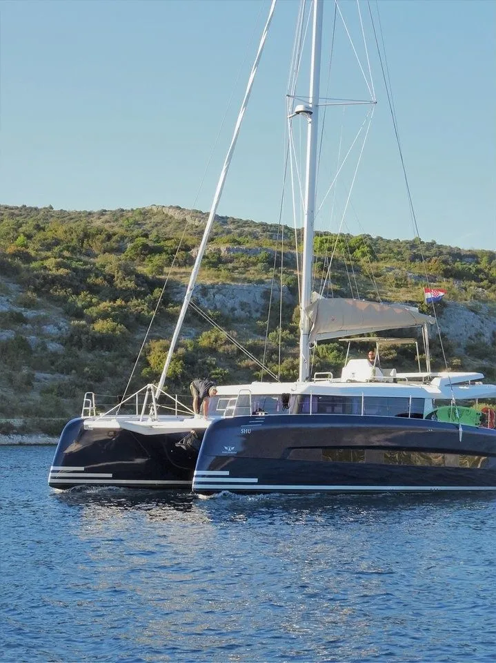 Uno Charter Boat