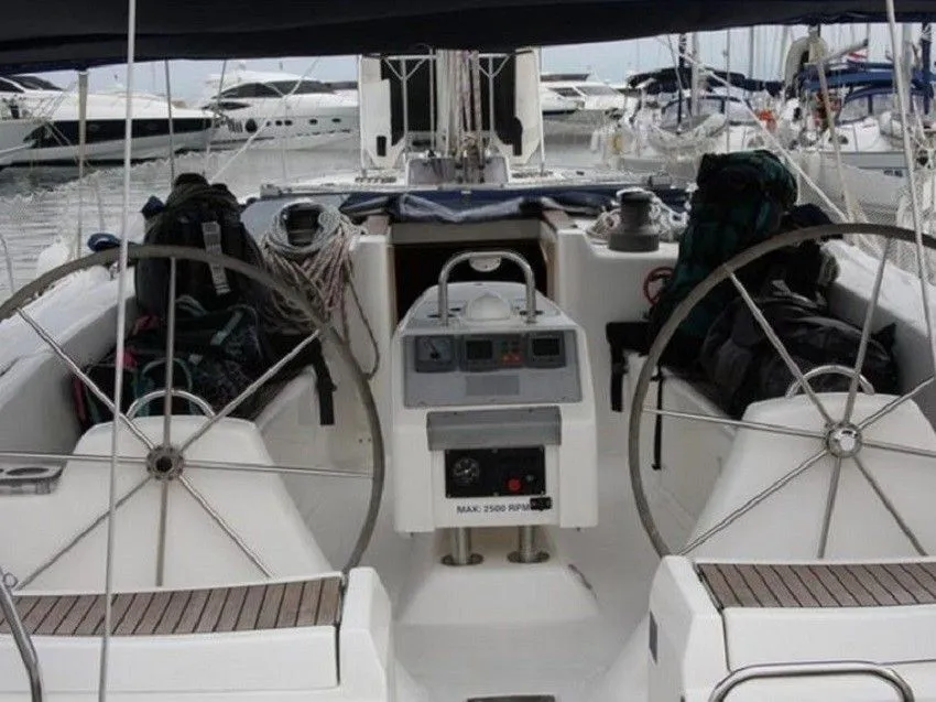 Strawberry 3 Charterboot - 4