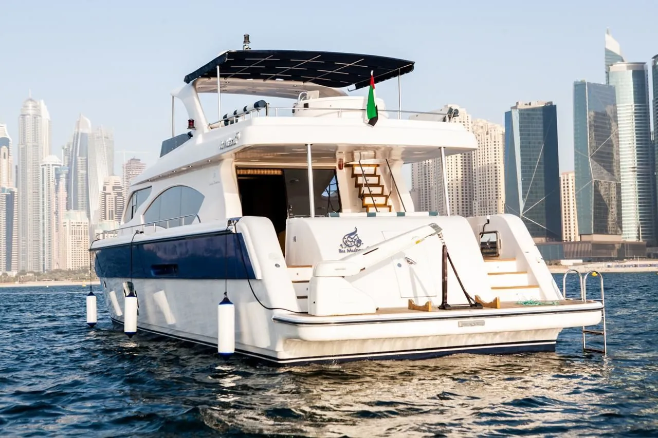 25.9m Dubai Motor Yacht Duretti 85 Hire
