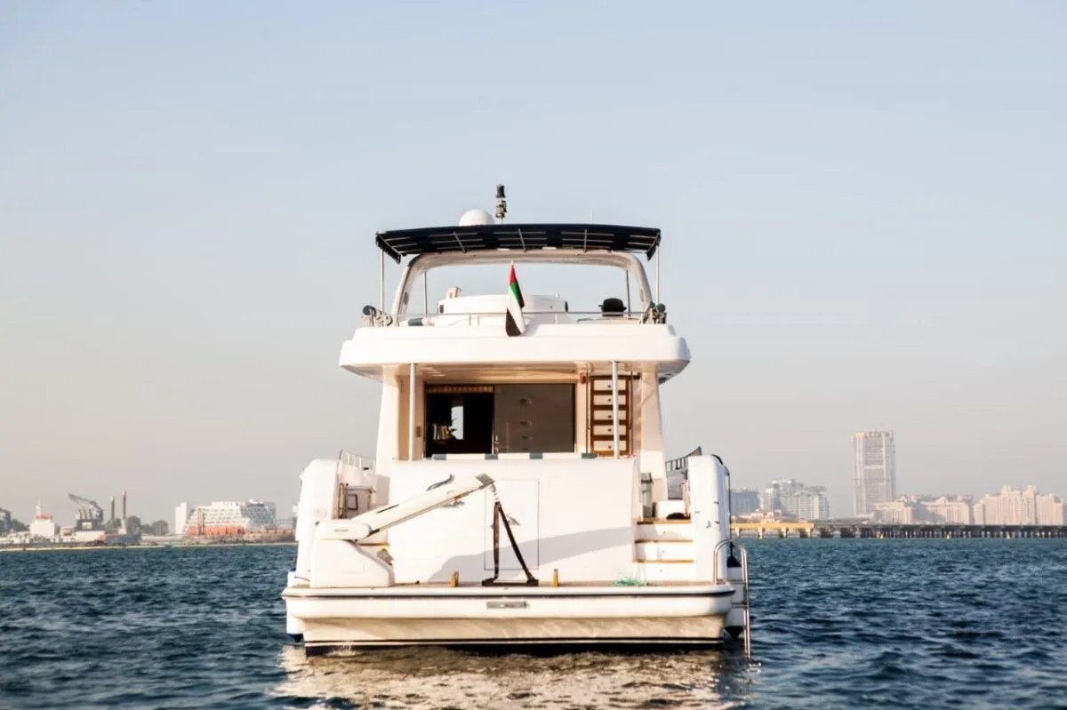 Bu Mubarak Charter Boat